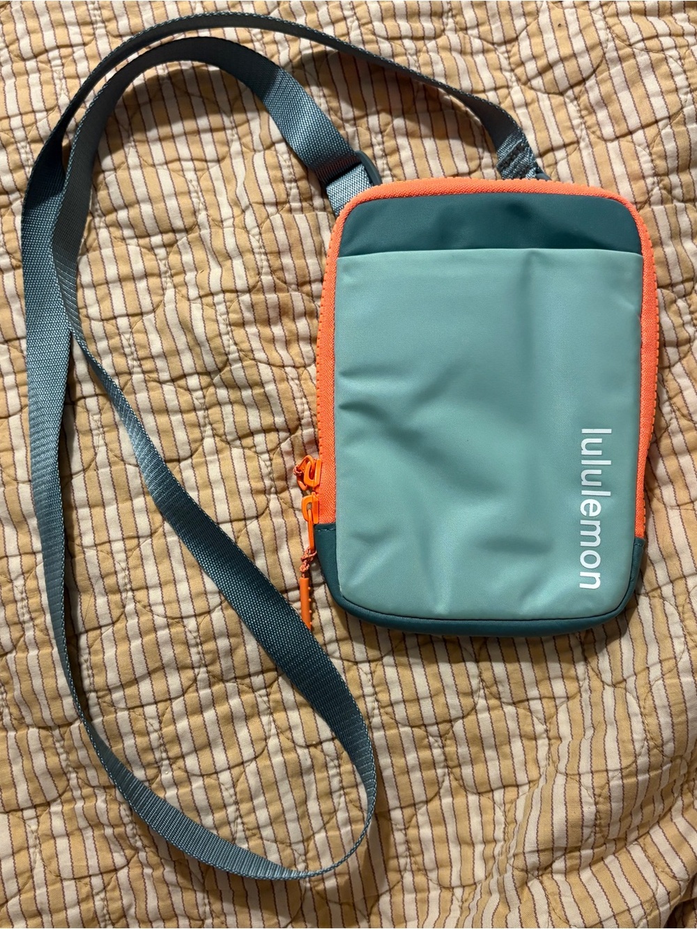 Lululemon Easy Access Crossbody Bag in Arctic Green and Tidewater Teal